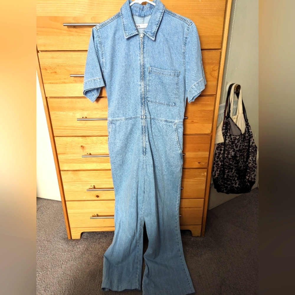 Zara denim jumpsuit Never worn size Medium